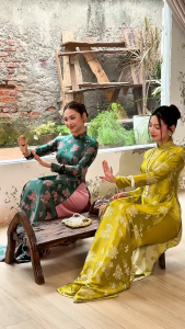 Áo dài gấm Duyên Nhã truyền thống dáng ôm cổ cao tay ôm dài thanh lịch hoa văn hoa- Áo dài Ngọc Mai