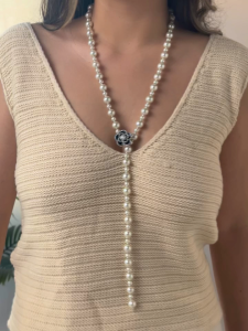 Vintage Pearl Beaded Lariat Necklace Rhinestone Camellia Flower Pendant Y Shape Long Sweater Necklace for Women Fashion Jewelry Gift