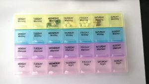 Compact Medicine Organizer: A 7-Day Portable Solution