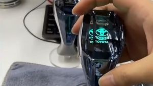 Car Gear Shift Knob Handle Crystal Universal Shift Knob High-end Gear Shift Knob Auto Gear Shift Knob Manual Transmission Shifter Lever for Toyota Mitsubishi Honda