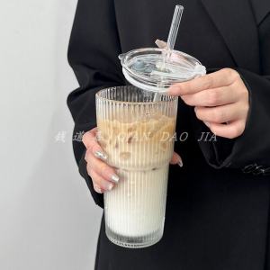 Large Capacity Striped Glass Cup with Straw And Lid Beverage Juice Cup High Aesthetic Value for Home Use Milk Tea Glass Cup