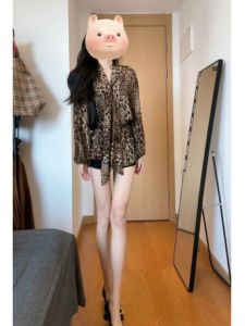 Hong Kong Style Retro Fashion Leopard Print Shirt Unique Beautiful Top Autumn New Arrival Loose Fit Long Sleeve V-Neck Warmth