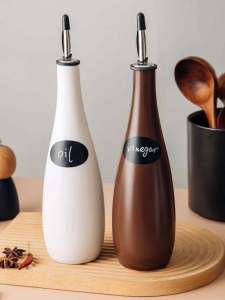 Large Capacity Ceramic Oil Bottle Kitchen Storage Vinegar Oil Sauce Pot Leaky Proof Modern Simple Style Japanese Design for Home Use
