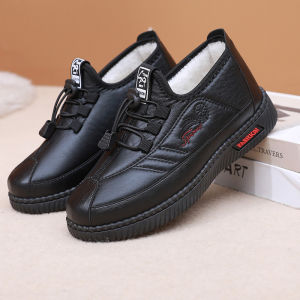 รองเท้าผ้าฝ้ายหนาสำหรับผู้หญิงในฤดูหนาว รองเท้าบุขนแกะกันลื่น กันน้ำ รองเท้าพื้นแบน รองเท้าผู้หญิงวัยกลางคนและผู้สูงอายุ รองเท้าบุขนแกะแบบสวมสบาย รองเท้าบุขนแกะสำหรับคุณแม่