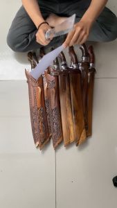 Jawara Pisau | Golsem Golok Kebun Sembelih Pattimura Ukir 40cm Baja Per Multifungsi Tebas Kayu Bambu