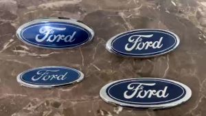 1 chiếc logo biểu tượng trước và sau xe ô tô Ford (Nhiều kích thước chân cài)