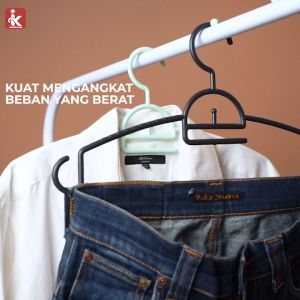 Indokurnia 10pcs Gantungan Baju Rotan Hitam