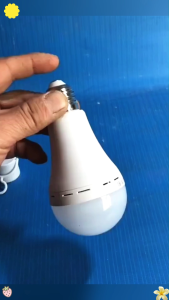 Rechargeable 15W/9W LED Emergency Light Bulb with E27 Base – Backup Bulb for Power Outages