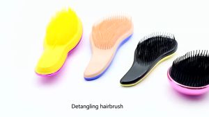 TT Brush แปรงหวีลดไฟฟ้าสถิต รูปทรงโค้งปลายแหลมรับกับรูปมือ ช่วยให้ผมแข็งแรง ไม่ขาดง่าย ลดปัญหาเส้นผมหลุดร่วง – สีชมพูเข้ม (VV30)