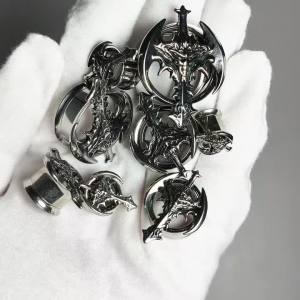 1PC Stainless steel Double Flared Ear Tunnel Plugs Demon Sword Studs Ear Gauges Expander Punk Body Piercing Jewelry 8mm-25mm
