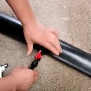 วาล์วน้ำหยด 16 มม 100ชิ้น/แพ็ค ใส่สายส่งน้ำ ท่อผ้า ท่อแบน วาล์วด้ามกลมใส่ง่าย เกลียวล็อค