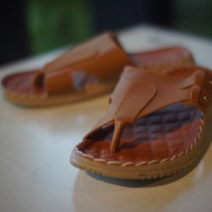 Sandal Pria Sandal Kulit Pria Premium – Sandal Santai Nyaman & Elegan