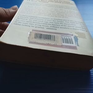 Absolute Friends ปกอ่อนโดย John Le Carre (ผู้แต่ง)