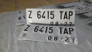 plat nomor terbaru putih (baut tanam)