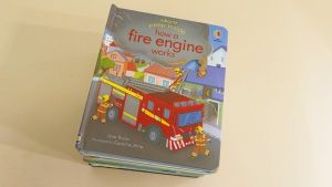 หนังสือเด็ก หนังสือเด็กภาษาอังกฤษ Peep Inside Usborne Activity Book Board Book How Rocket / Plane / Fire Engine / Crane / Recycling Truck Tractor Works Bedtime Storybook Reading English Learning Materials for Kids Children Lift The Flap Book Gift