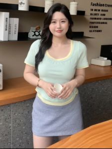 เสื้อยืดแขนสั้นทรงเข้ารูปไซส์ใหญ่สำหรับผู้หญิงในช่วงฤดูร้อน เสื้อเชิ้ตแขนสั้นทรงเข้ารูปแบบลำลองสำหรับใส่ทำงานในช่วงฤดูร้อน