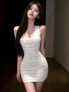 PEIXI | Đầm Áo Len Cổ U Trắng