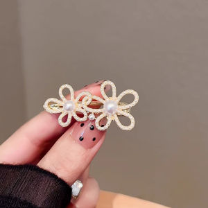 Exquisite Hollow Pearl Flower Hair Clip for Women New Side Bangs Clip Metal Duckbill Clip Fashion Hair Accessories
