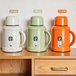 WALKING LU | 24-Hour Thermal Insulated Water Bottle