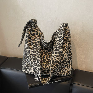 Spring Summer Large Capacity Leopard Print Womens Tote Bag Underarm Canvas Crossbody Bag for Commuting And Casual Use