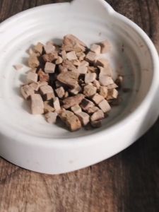 Bát nhựa cho chó mèo thú cưng – Đen Ta pet shop