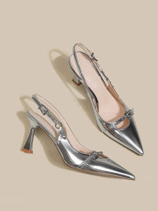 รองเท้าแตะส้นสูงหัวแหลมสไตล์ฝรั่งเศสสีเงินสำหรับผู้หญิง 2025 รองเท้าแตะแบบสวมหัวแบบลำลองสไตล์ใหม่ที่สวมใส่สบาย