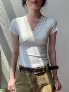 GEBEISHANG | Lace Design V-Neck Slim Fit Short Sleeve T-Shirt