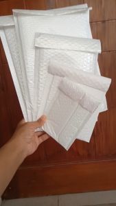 6 PCS AMPLOP BUBBLE MAILER UK. 20 X 30 CM BUBBLE WRAP ENVELOPE RUSFET
