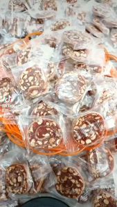 (FREESHIP)1kg Kẹo chuối gừng cuộn đậu Bến Tre