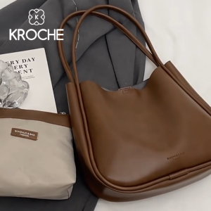 Kroche - Tas Wanita Desain Stylish & Tas Bahu Wanita Import\\n\\n Apa Itu Molly Totebag Kuliah?\\n\\nMolly Totebag Kuliah adalah tas wanita multifungsi yang dirancang untuk memenuhi kebutuhan mahasiswi di kampus. Dengan desain stylish dan praktis, tas ini menjadi pilihan tepat bagi mahasiswi yang ingin tampil modis sambil membawa perlengkapan kuliah mereka.\\n\\n Kelebihan Tas Wanita Multifungsi\\n\\nBeberapa kelebihan tas wanita multifungsi antara lain:\\n\\n- Kapasitas ruang penyimpanan yang besar\\n- Material berkualitas tinggi\\n- Desain yang modis dan stylish\\n- Bisa dibawa ke berbagai acara, baik formal maupun non-formal\\n\\n Cara Memilih Tas Wanita Terbaru 2025\\n\\nUntuk memilih tas wanita terbaru 2025, pertimbangkan beberapa hal berikut:\\n\\n- Material: Pilih material yang berkualitas dan tahan lama\\n- Desain: Pilih desain yang sesuai dengan gaya Anda\\n- Ukuran: Pilih ukuran yang sesuai dengan kebutuhan Anda\\n- Warna: Pilih warna yang sesuai dengan selera Anda\\n\\n Tips Menggunakan Tas Bahu Wanita Import\\n\\nBerikut beberapa tips menggunakan tas bahu wanita import:\\n\\n- Jangan meletakkan barang berat di bagian bawah tas\\n- Hindari membawa tas terlalu penuh\\n- Gunakan strap yang pas dan nyaman untuk menghindari leher sakit\\n- Jangan lupa untuk membersihkan tas secara rutin\\n\\n Manfaat Tas Wanita Stylish\\n\\nBerikut beberapa manfaat tas wanita stylish:\\n\\n- Menambah nilai estetika penampilan Anda\\n- Memudahkan dalam membawa barang-barang penting\\n- Meningkatkan rasa percaya diri\\n\\n Keunggulan Tas Wanita Terbaru 2025\\n\\nBeberapa keunggulan tas wanita terbaru 2025 antara lain:\\n\\n- Desain yang lebih modis dan trendi\\n- Material yang lebih berkualitas\\n- Kapasitas ruang penyimpanan yang lebih besar\\n- Lebih mudah dibawa ke berbagai acara\\n\\n Mengapa Pouch Menjadi Tambahan Penting\\n\\nPouch menjadi tambahan penting karena:\\n\\n- Memudahkan dalam menyimpan barang-barang kecil\\n- Menambah kapasitas ruang penyimpanan\\n- Membantu mengorganisir barang-barang dalam tas\\n\\n Perawatan Tas Wanita Desain Stylish\\n\\nBerikut beberapa cara perawatan tas wanita desain stylish:\\n\\n Cara Membersihkan Tas Wanita Import\\n\\nUntuk membersihkan tas wanita import, lakukan langkah-langkah berikut:\\n\\n- Jangan mencuci tas secara langsung\\n- Gunakan lap lembut dan sabun cair untuk membersihkan tas\\n- Jangan gunakan pemutih\\n- Setelah selesai membersihkan, biarkan tas kering di tempat yang teduh dan tidak lembab\\n\\n Membuat Tas Wanita Multifungsi Tetap Awet\\n\\nUntuk membuat tas wanita multifungsi tetap awet, lakukan langkah-langkah berikut:\\n\\n- Jangan membawa tas terlalu penuh\\n- Hindari meletakkan tas di tempat yang lembab\\n- Simpan tas di tempat yang aman dan jauh dari sinar matahari langsung\\n- Jangan gunakan tas terlalu sering\\n\\n Kroche - Tas Wanita Desain Stylish & Tas Bahu Wanita Import\\n\\nDengan desain stylish dan multifungsi, Molly Totebag Kuliah menjadi pilihan tepat bagi mahasiswi yang ingin tampil modis sambil membawa perlengkapan kuliah mereka. Tas ini juga cocok untuk dipakai ke berbagai acara, baik formal maupun non-formal. Dengan perawatan yang tepat, tas ini akan tetap awet dan tahan lama.\n}