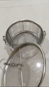 Lọc gia vị lọc gia vị hầm xương làm từ inox loại dày cao cấp nhất có gia cố chịu lực và tăng sức chịu của rọ