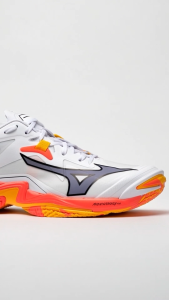 Mizuno AW25 WAVE LIGHTNING Z8 (White/Fiery Coral 2/Citrus) V1GA240098