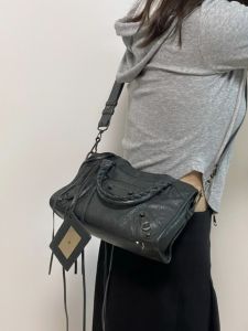 Parisian Biker Bag Spicy Girl Bag Large Capacity Retro Womens Crossbody Shoulder Bag Soft British Style Tote Bag for Casual Use