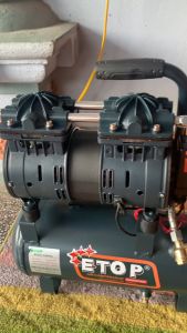 Máy nén khí không dầu mini 9lít600w chính hãng Sky. Máy nén khí chuyên dùng bơm hơi xì khô.. không dầu ít ồn
