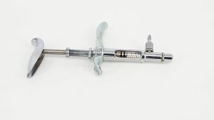 Automatic syringe injector 0.2-2ML Adjustable Continuous vaccinator for pig chicken chicks poultry