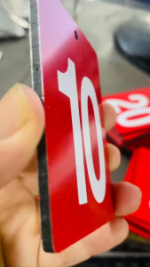 10 Thẻ số treo đánh dấu cây trồng chuồng trại. Thẻ số lớn 6x8cm chất liệu ALU bền đẹp chống chịu thời tiết. Số treo đánh dấu công xưởng nhà kho nhận làm theo yêu cầu chống chịu thời tiết