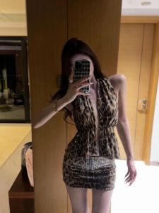 Gợi Cảm Cay Cô Gái 2 Bộ Nữ Mùa Hè Giảm Béo Da Báo Đính Hạt Cườm Cổ Chữ V Bể Cao Cấp Váy