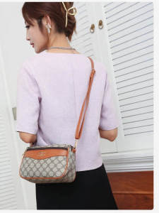 Casual Chic Womens Crossbody Bag Soft Leather Floral Print Single Shoulder Bag for Middle-Aged Women Mobile Phone Coin Purse