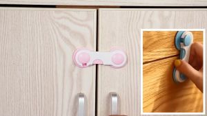 Pengaman Laci / Lemari Model Klik Buka Tutup Safety Lock Pengaman Furniture - Model Cantol