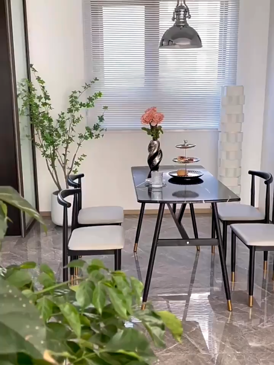 Solid Wood Dining Table Set With 4/6 Seaters Heavy Duty Space