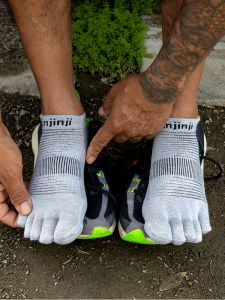 Injinji Five-Finger Running Socks Mens Lightweight Mid-Calf Marathon Sport Professional Coolmax Quick Dry Short Tube Socks