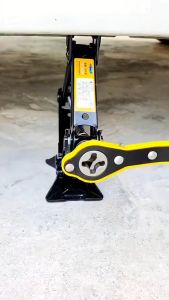 Kích Nâng Gầm 2 Tấn Kèm Cờ Lê - Thiết Kế Nhỏ Gọn Dễ Dùng Cho Ô Tô Xe Máy