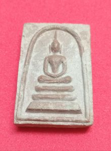 พระเครื่องเนื้อผงสี่เหลี่ยมล.พ.พูลวัดไผ่ล้อมรุ่นแรกรหัส By- 23