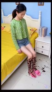 Dép làm sạch bàn chân và loại bỏ da chết tự động