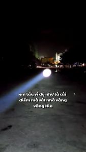 Đèn pin cầm tay siêu sáng SEKA CORISU RB1122 zoom xa gần 4 chế độ sáng chiếu xa 500m chống nước sạc ngược điện thoại bảo hành 12 tháng