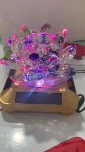 ดอกบัวคริสตัลหมุน มีไฟ ทำงาน ตกแต่งรถ น้ำหอม เครื่องประดับอโรมาเทอราพี