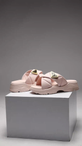 Marco Rocco รองเท้าแตะแบบสายไขว้ รองเท้าแฟชั่นผู้หญิง EVA ใส่ได้ทุกโอกาส Size 36-41 รุ่น MR8022