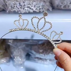 หุ้นผมเพชร โลหะฝัง ผลิตภัณฑ์เสริมสวยม่าน อย่างเพชร ที่คาดผมรับปริญญา พร้อมเจ้าสาว มงกุฎ