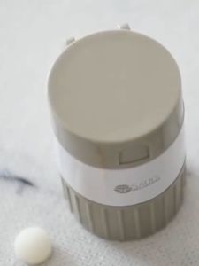 KOTAK OBAT PLASTIK TEMPAT OBAT KOTAK PENYIMPANAN SP Sauce JAPAN TUBE CRUSHER GRINDER & STORAGE PIL