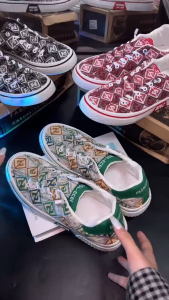 Colorful mens canvas shoes breathable and versatile low-top sneakers casual student cloth shoes